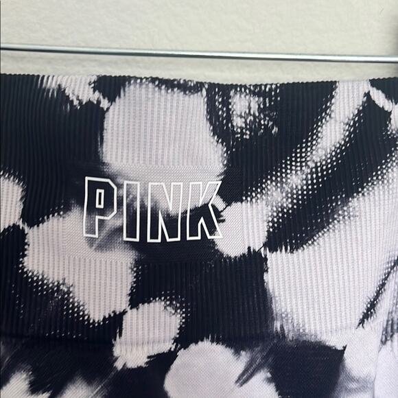 PINK Victoria's Secret Black and White Tie-Dye Leggings Size Large - Picture 3 of 4